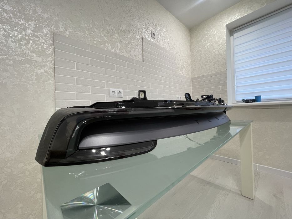 TESLA Y JUNIPER 2025 Задняя фара накладка панель камера кнопка