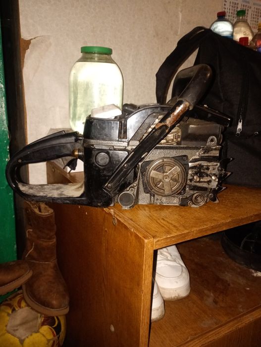 Продам бензопилу стан не відомо