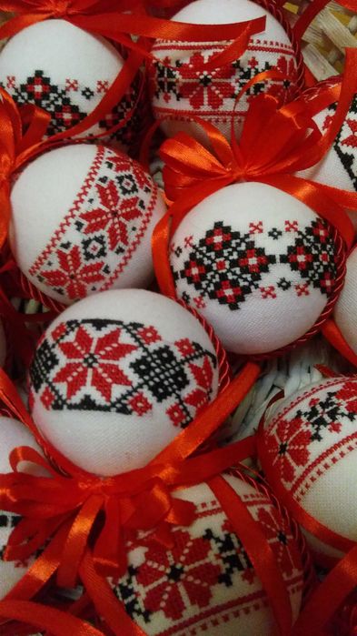 Новорічні кульки вишиті. Ручна робота