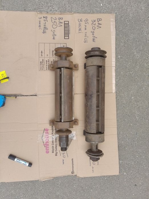 Вал з корпусами на фуганок