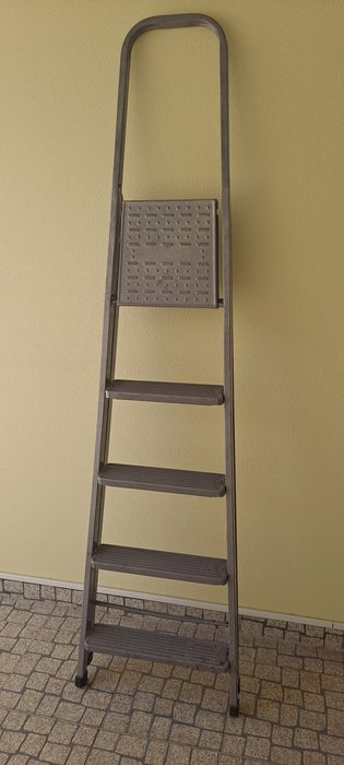 Escadote de 5 degraus usado