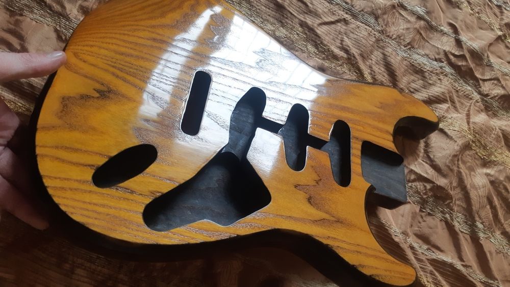 Продам корпус электрогитары Fender stratocaster