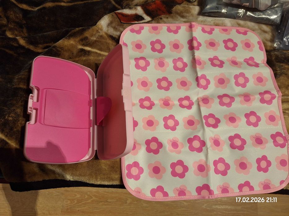 B.Box pojemnik na chusteczki z matą