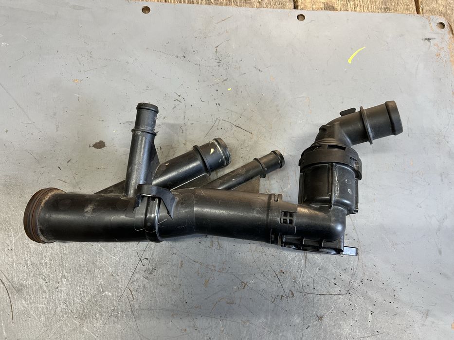 VW T6 корпус термостата фланець Фольксваген Т6 Транспортер