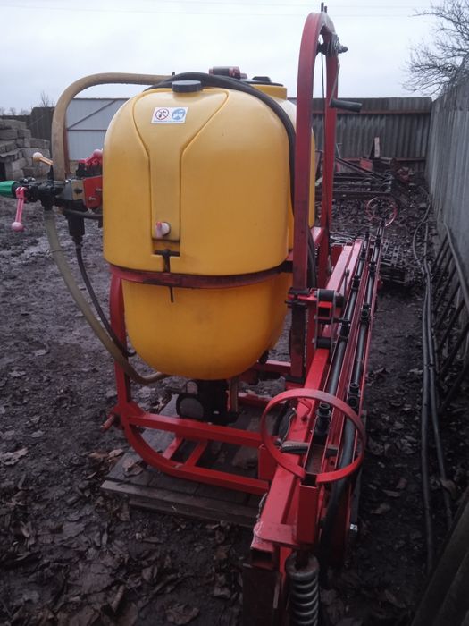 Продам оприскувач навісний 400л