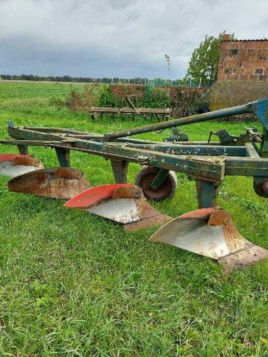 Pług cztero skibowy podwyrzszany typu Grudziądz