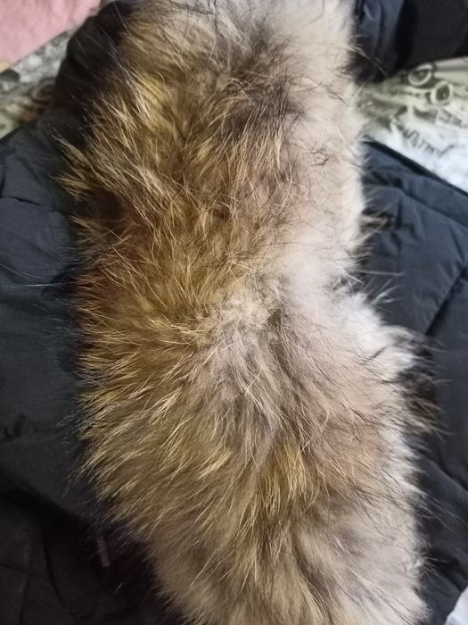 Продам зимову куртку с натуральним хутром