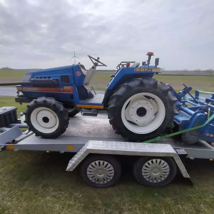 Traktorek iseki z glebogryzarką traktor sadowniczy