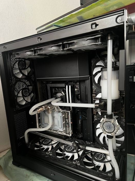 для ігор, відео, 3D та AI  RTX 4090, Ryzen 9, кастомна водянка моніто