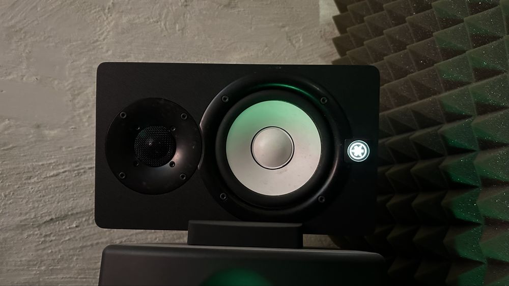 Odsłuchy studyjne Yamaha HS5 kolumny