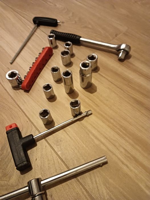 Kit Chaves 25 peças martelo, Maço, Limas Alicates Lixa*