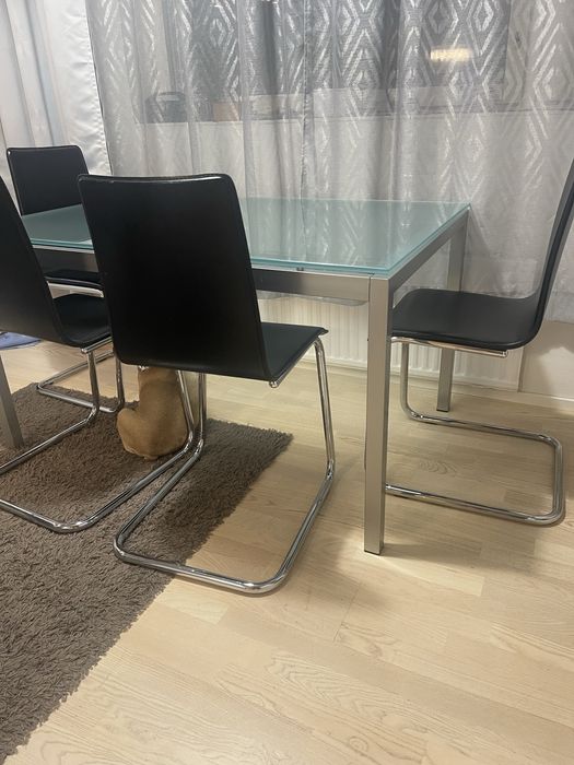 Стіл кухонний скляний