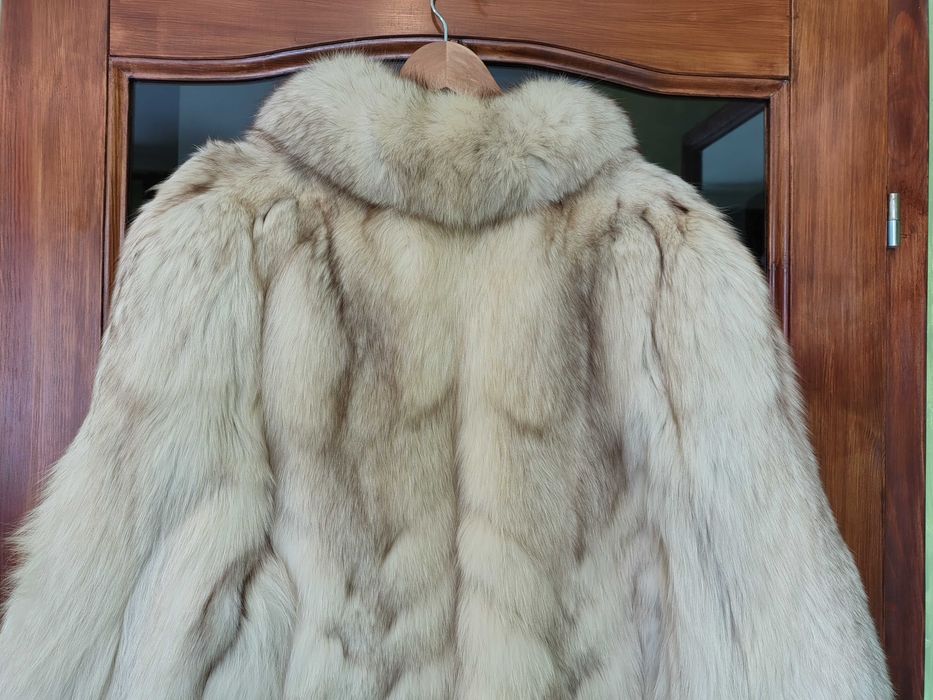 Futro z lisa polarnego