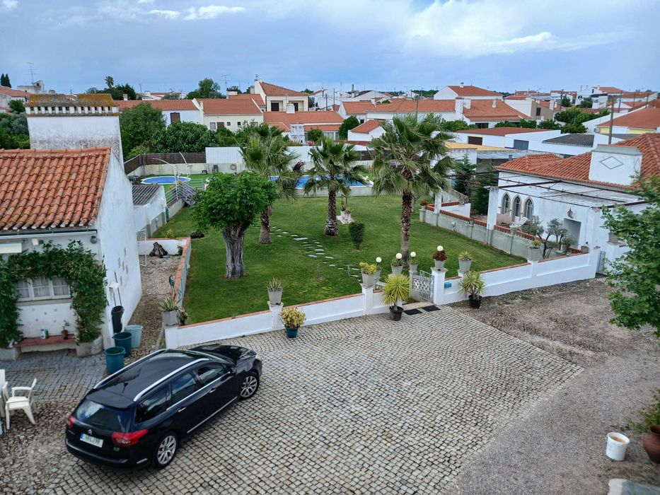 Casa ampla no Alentejo. Sala jogos, piscina e jardim