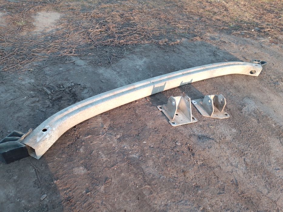 Усилитель бампера заднего Renault Scenic 2