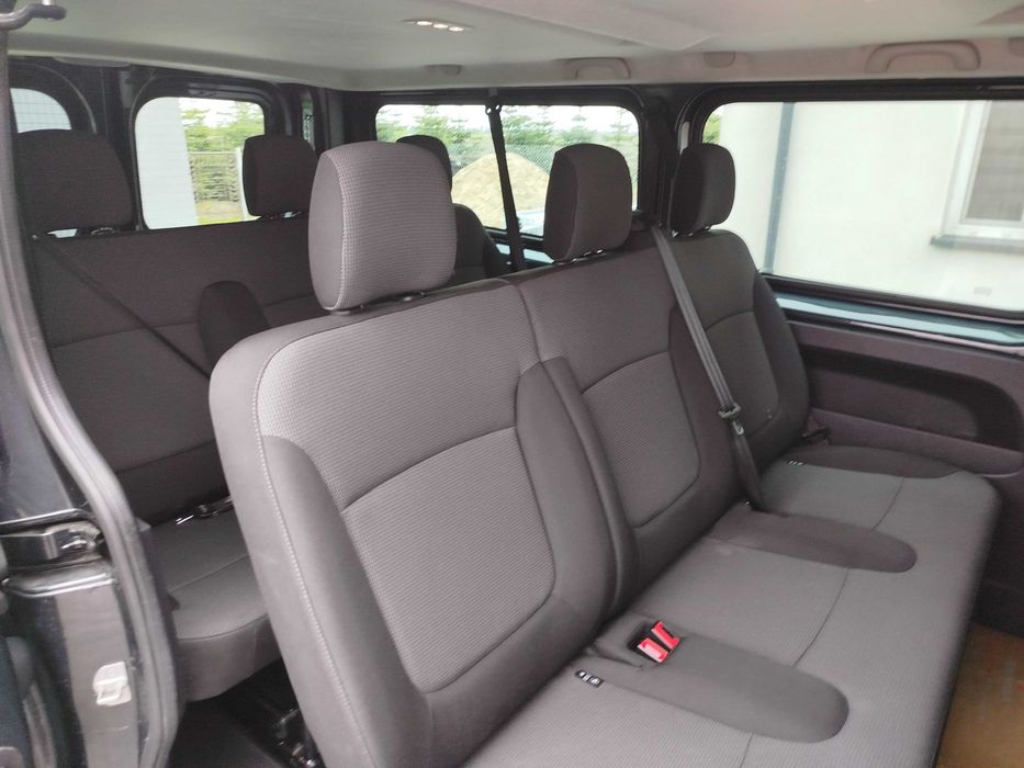 Wynajem busa NOWY Renault Trafic Long 9 osobowy  2025 r. Automat