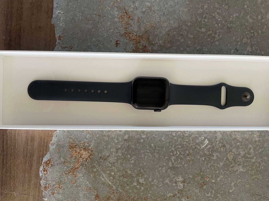 Apple Watch SE GPS 40mm Space Gray (A2351) - com todos os acessórios