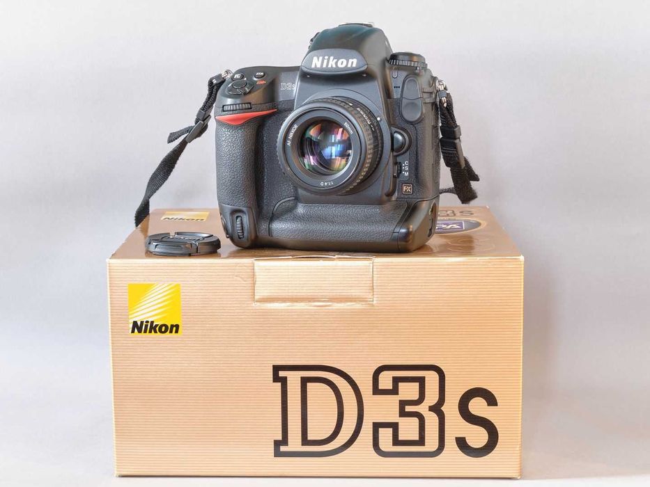 Aparat Nikon D3s z obiektywami