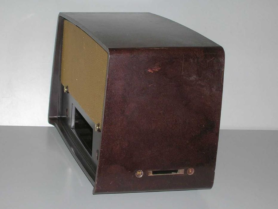 Caixa de rádio antigo a válvulas Philips B2LN68U