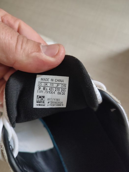 Чоловічі кросівки адідас