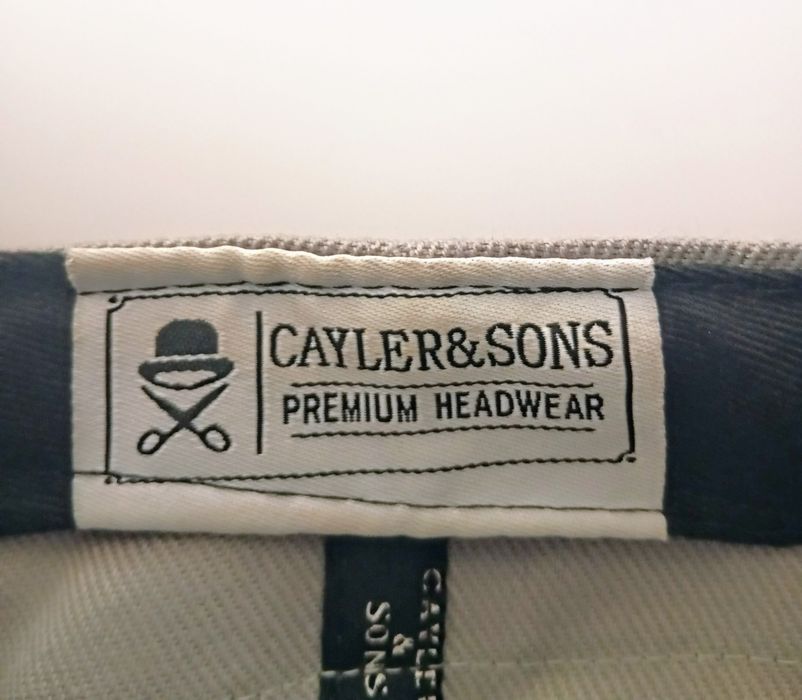 Boné Cayler & Sons .