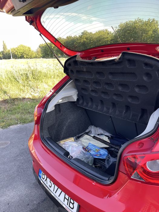 Продам Seat ibiza tdi 1.6 2011