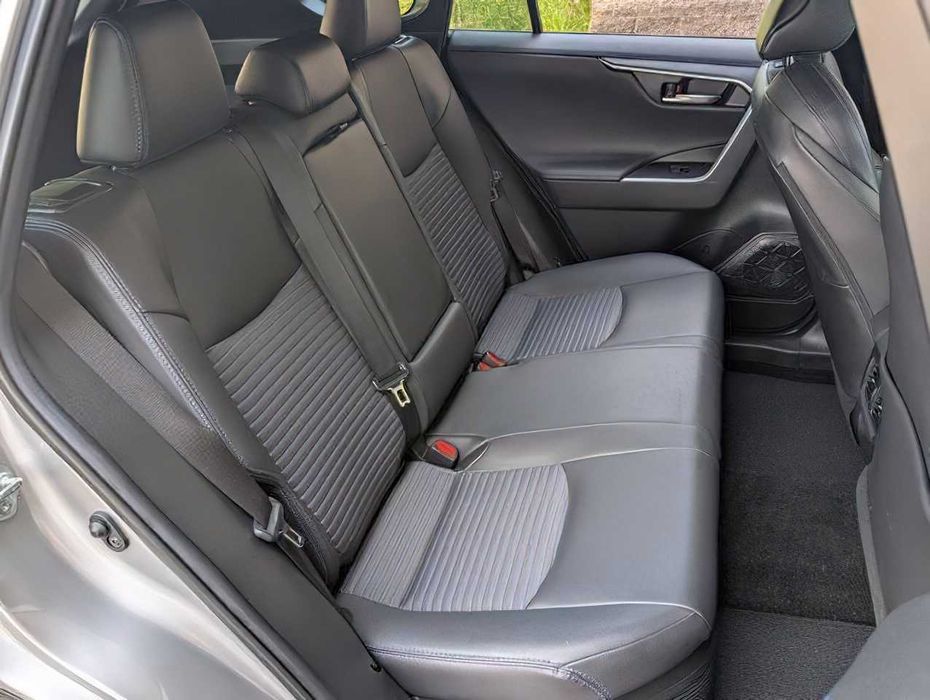 Toyota RAV4 XSE      2021