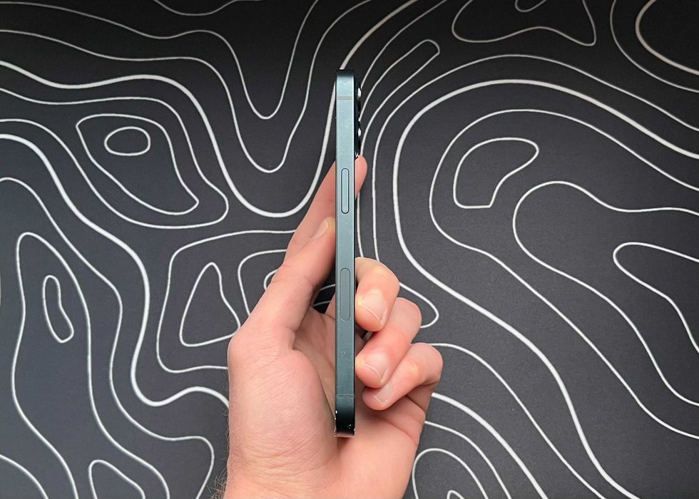 Замечательный - iPhone 13 - 128 гб - 88% АКБ - NEVERLOCK - MIDNIGHT