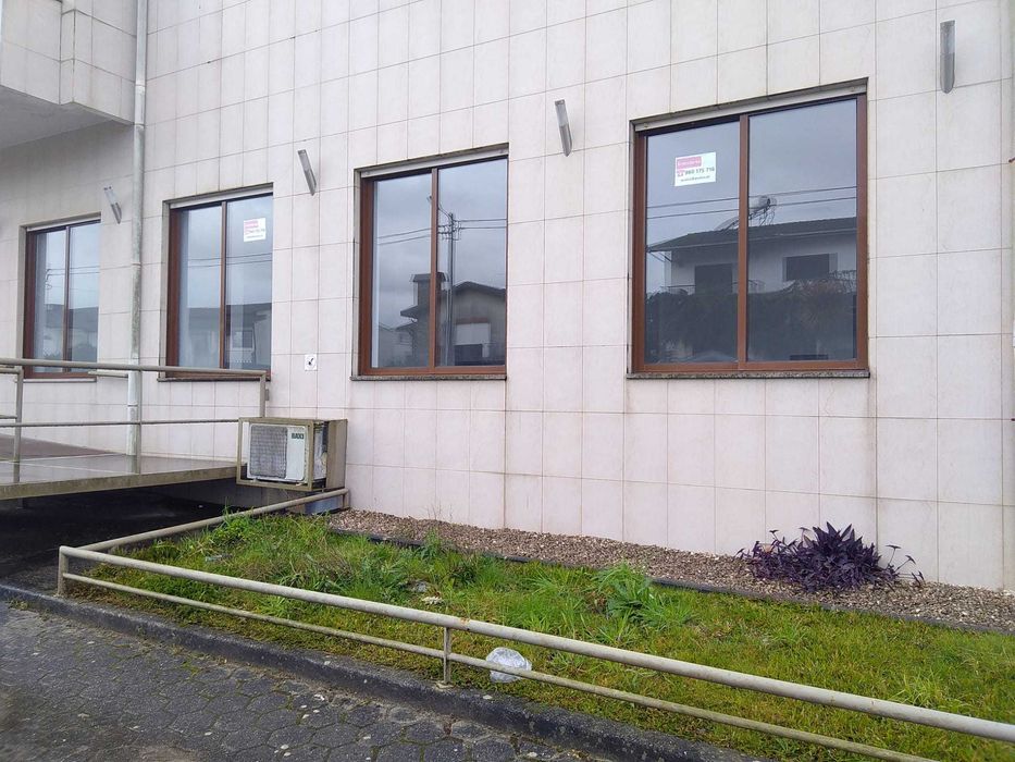 Arrenda-se Loja em São João de Ver