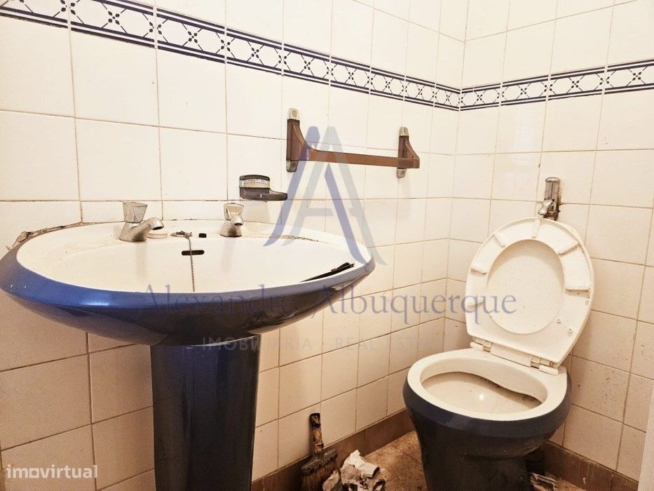 Apartamento T1 com Vista Mar e Terraço na Vila de Sesimbra!