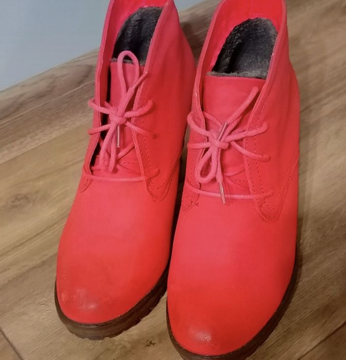 Buty na koturnie damskie