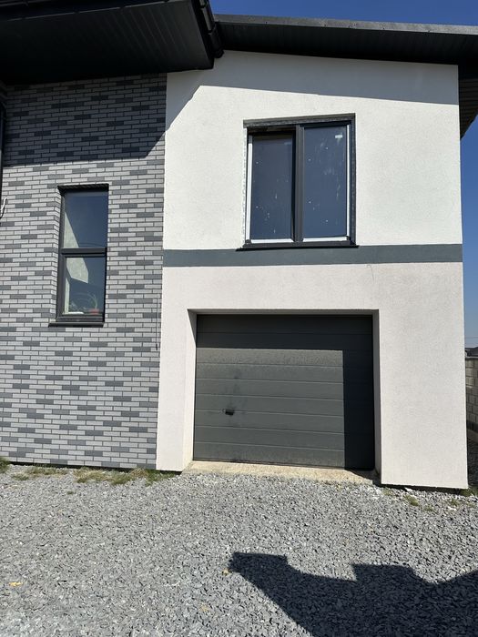 Продам сучасний котедж з гаражем і ремонтом