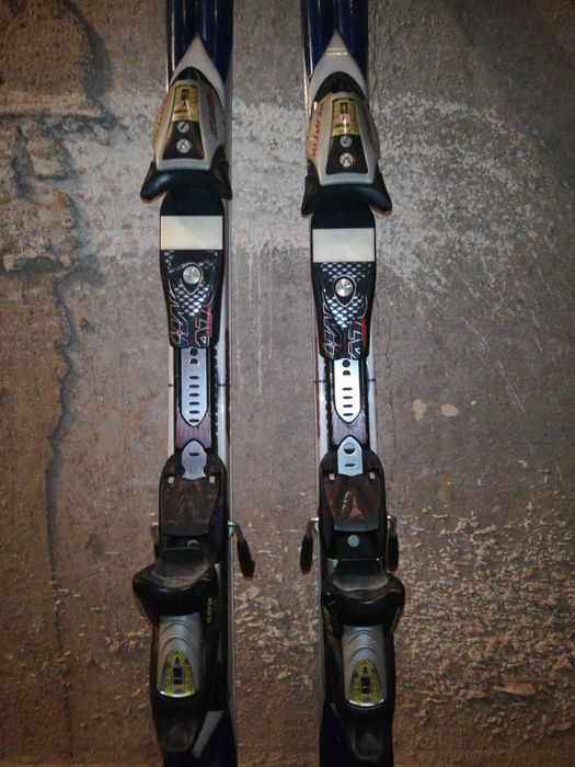 Narty Atomic Kneissl Black Star o długości 176cm.