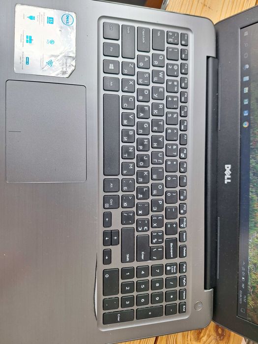 Ноутбук DELL Inspiron 5567. Екран 15,6'. Intel Core i3. Відеокарта AMD