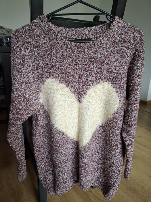 Melanżowy sweter z sercem