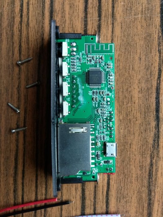 ФМ трансмітер / Декодер з блютузом, мікрофоном, usb порт, слот SD