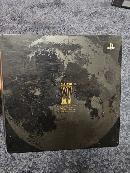 PS4 Slim 1TB Final Fantasy XV Luna Edition + Comando + Jogos