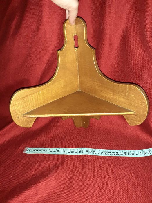 Prateleira Dourada de Canto