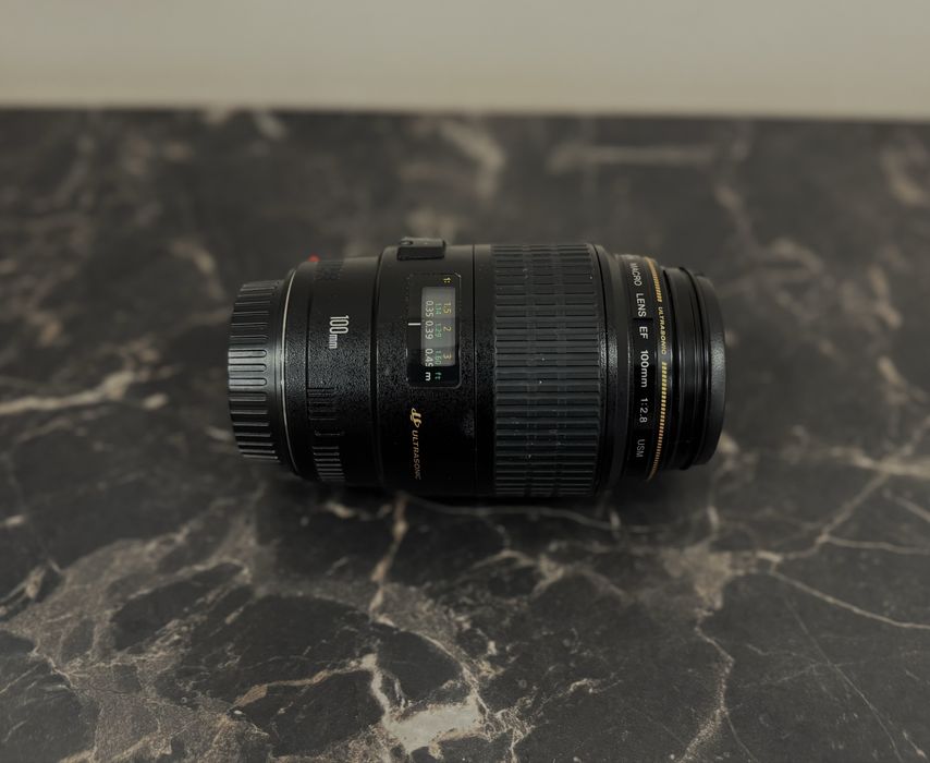 Canon EF 100mm f/2.8 Macro USM