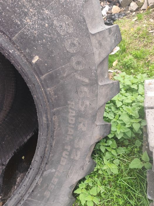 Opona 800/65R32 Michelin