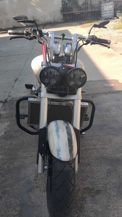 Triumph Rocket 3 2005 specjalne malowanie