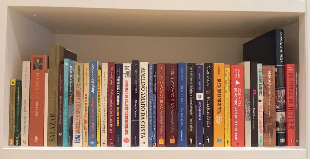 Livros de Cinema / Desporto / Música / Culinária / Maternidade / Outros