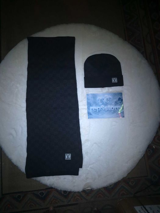 Gorro e cachecol LV Preto