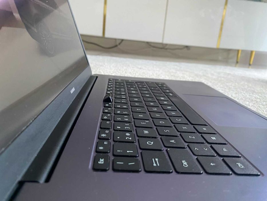Huawei MateBook D15 – Potência e Estilo por um Preço Imperdível!