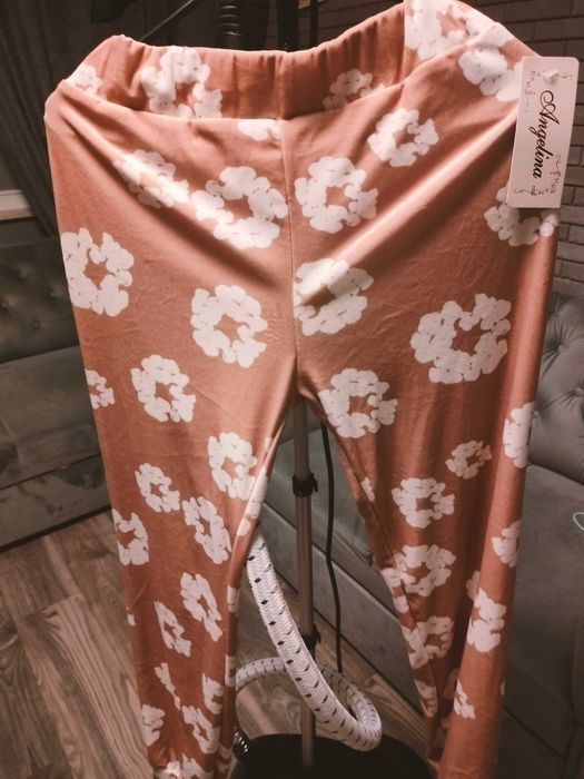 Welurowy nowy dres 152cm