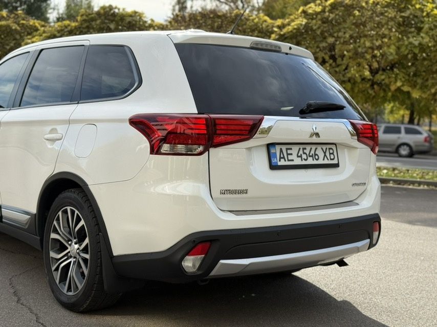 Продам Mitsubishi Outlander 2.4i gaz 2015