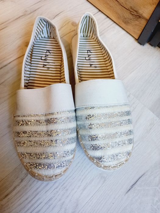 Nowe espadryle biało srebne 38 rozmiar