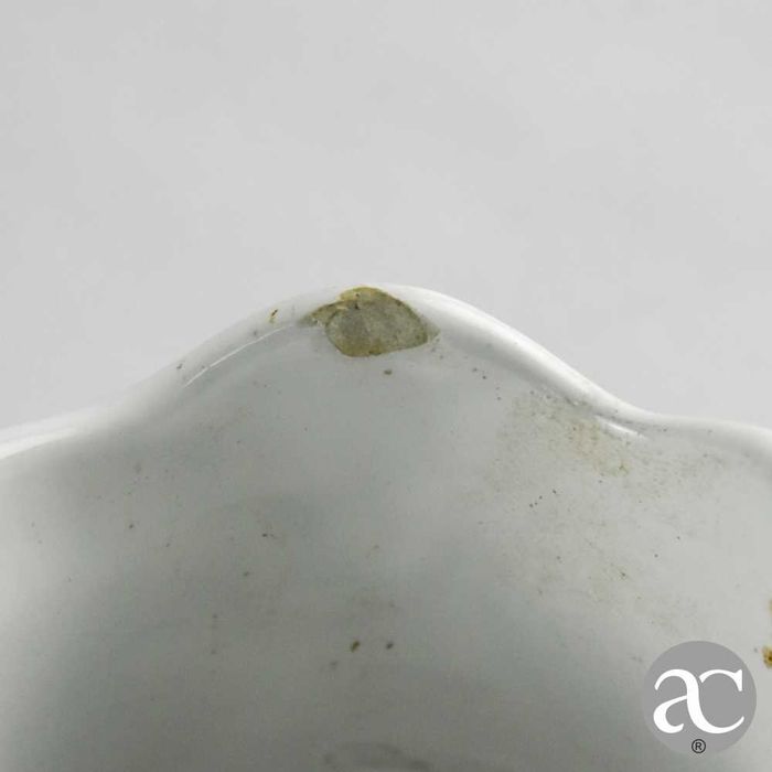 Conjunto de 5 pequenos vasos em cerâmica branca