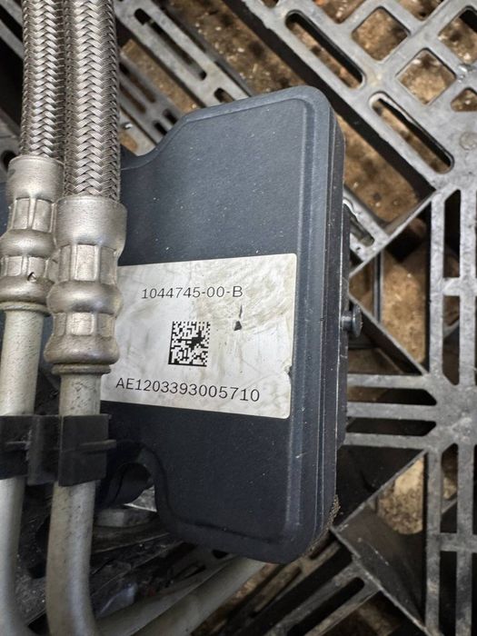 Блок ABS Tesla Model 3