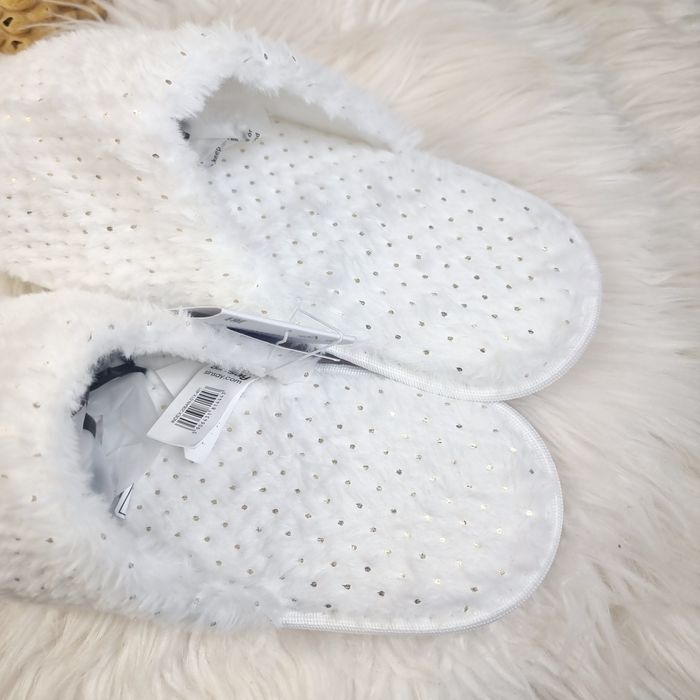Kapcie damskie w złote kropeczki miękkie białe 40-41